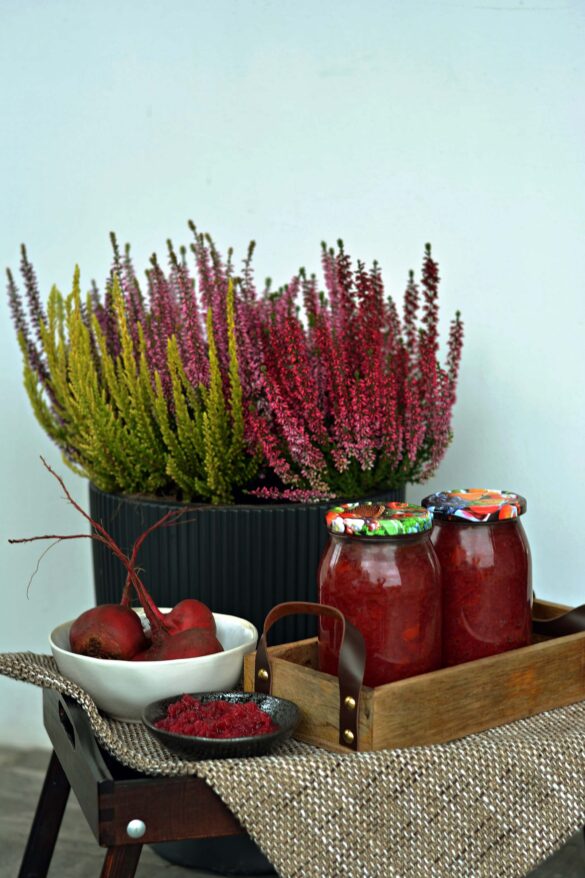 Buraczki z papryką i cebulą (w słoiki), przetwory z buraków, przepis na buraki na zimę