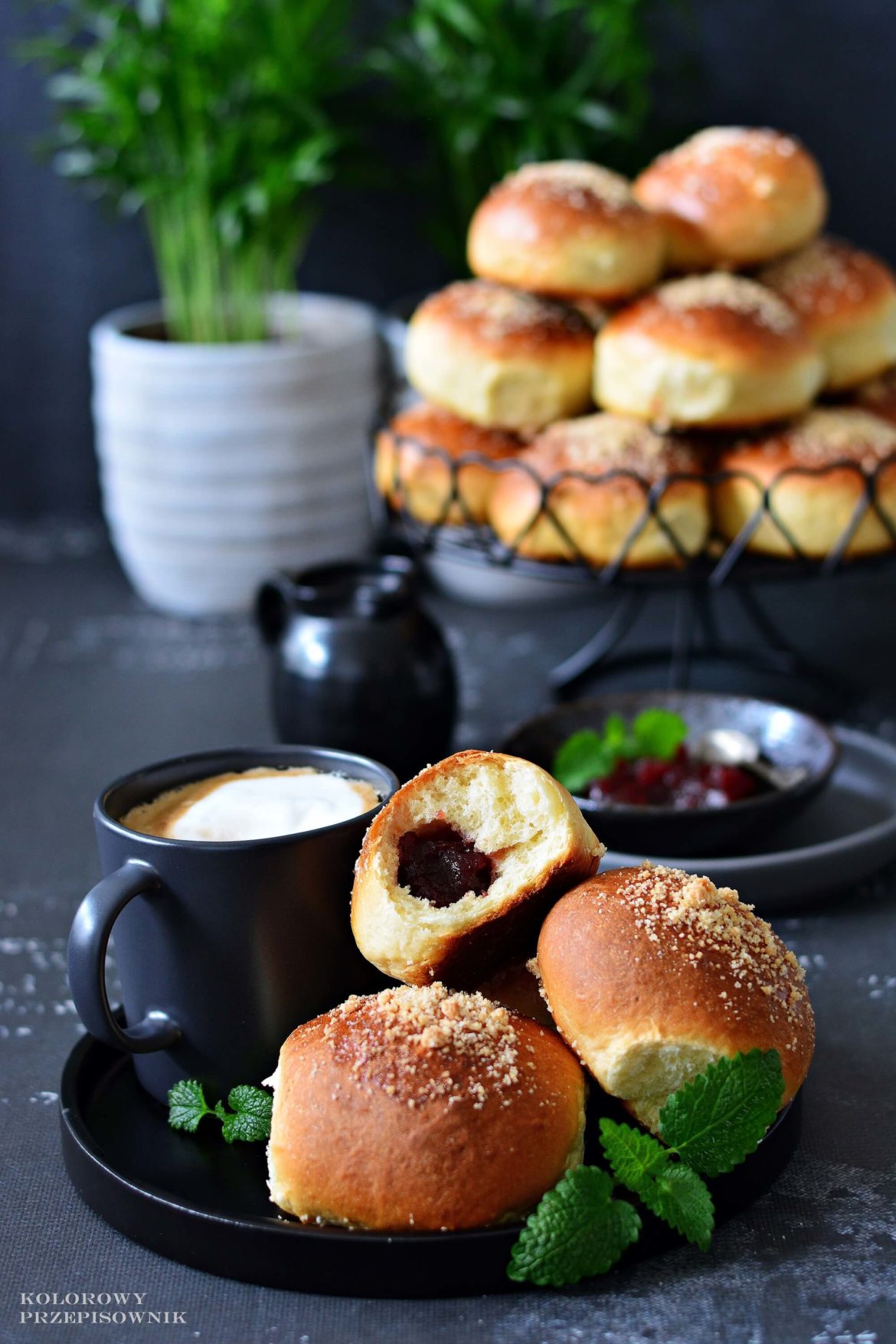 Buleczki drozdzowe z dzemem i kruszonka, drozdzowki, najlepsze drozdzowki, buleczki drozdzowe, uniwersalne ciasto drozdzowe, przepis na buleczki - Kolorowy Przepisownik, sprawdzone przepisy