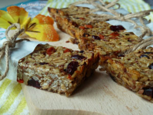 Batoniki owsiane z żurawiną i jagodami Goji