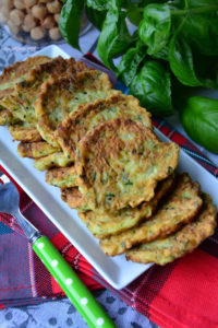 Placki z cukinii z czosnkiem niedźwiedzim
