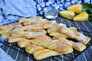 Faworki francuskie (ekspresowe(, faworki z ciasta francuskiego