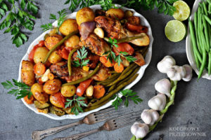 Udka kurczaka pieczone z warzywami w rękawie