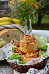 Muffinrollsy o smaku pizzy, bułeczki pizzowe