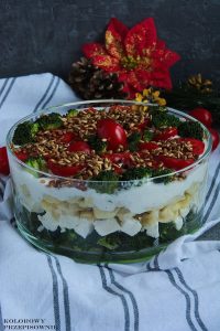 Sałatka warstwowa z brokułem i tortellini, e-book z przepisami