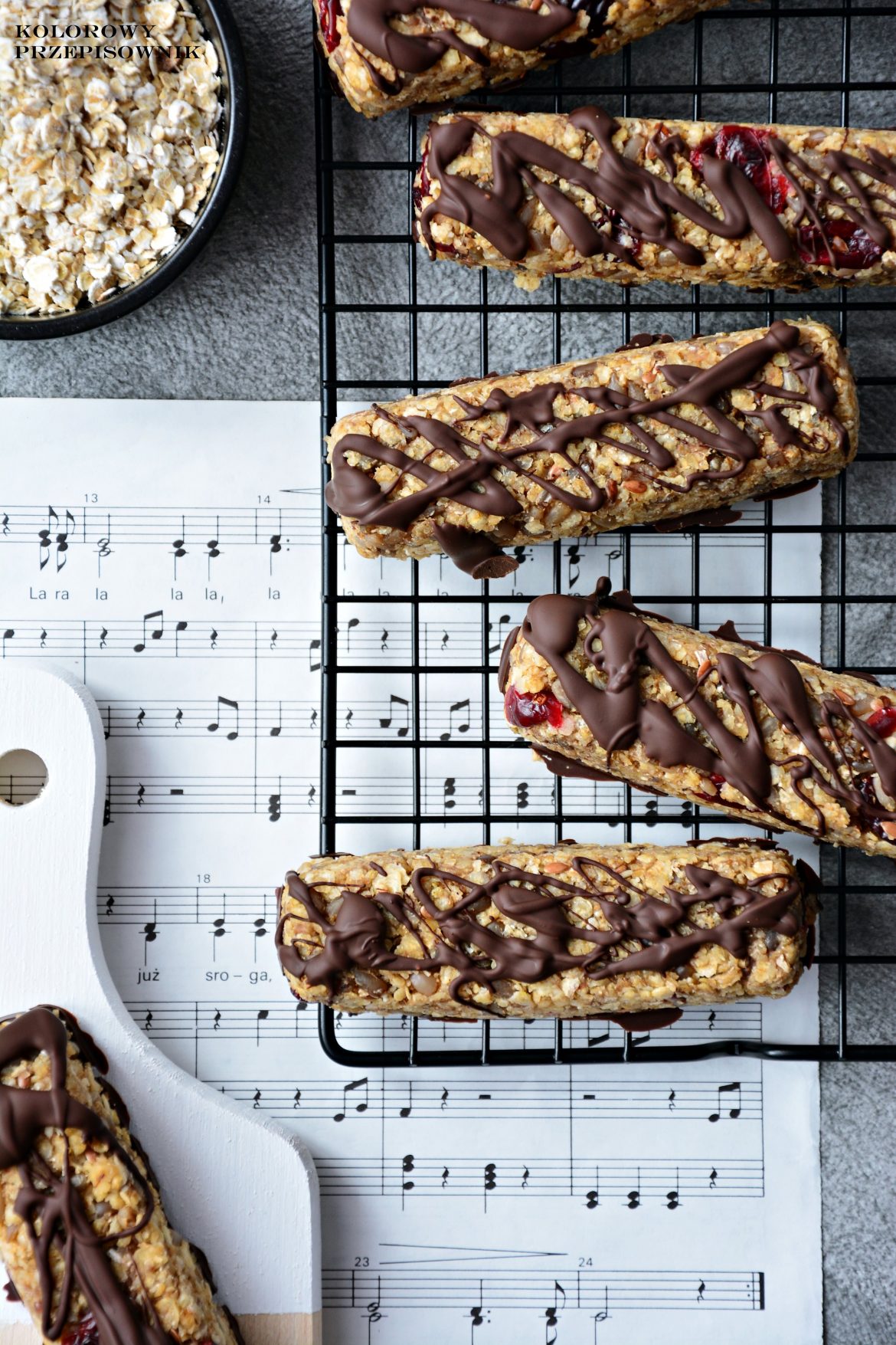 Batoniki owsiane z gorzką czekoladą, batoniki owsiane, fit batoniki, fit słodycze, płatki owsiane - Kolorowy Przepisownik