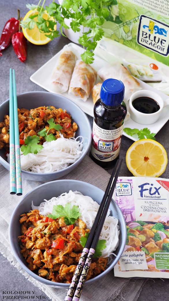 Kurczak w sosie czosnkowo-imbirowym, kurczak z makaronem ryżowym, danie orientalne, kurczak orientalny, kuchnia orientalna - Kolorowy Przepisownik