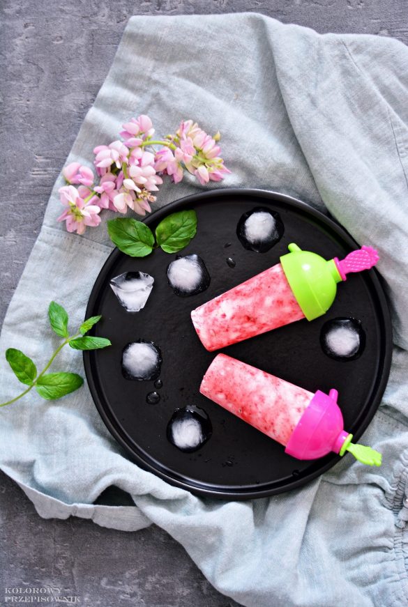 Lody truskawkowo-ciasteczkowe, lody truskawkowe, domowe lody, lody owocowe