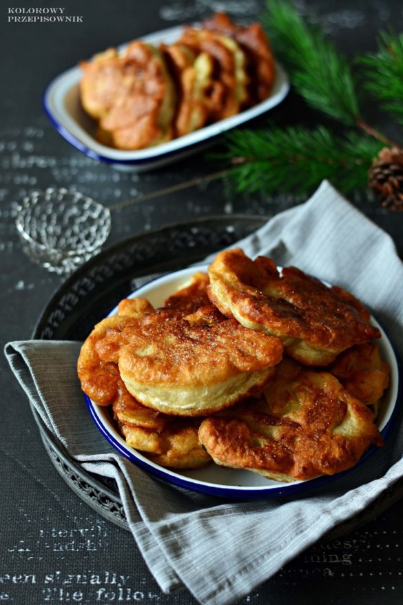 Racuchy drozdzowe z jablkami, racuchy z jablkami, racuchy na wodzie, racuchy postne, wigilia, przepis na wigilie - Kolorowy Przepisownik sprawdzone przepisy
