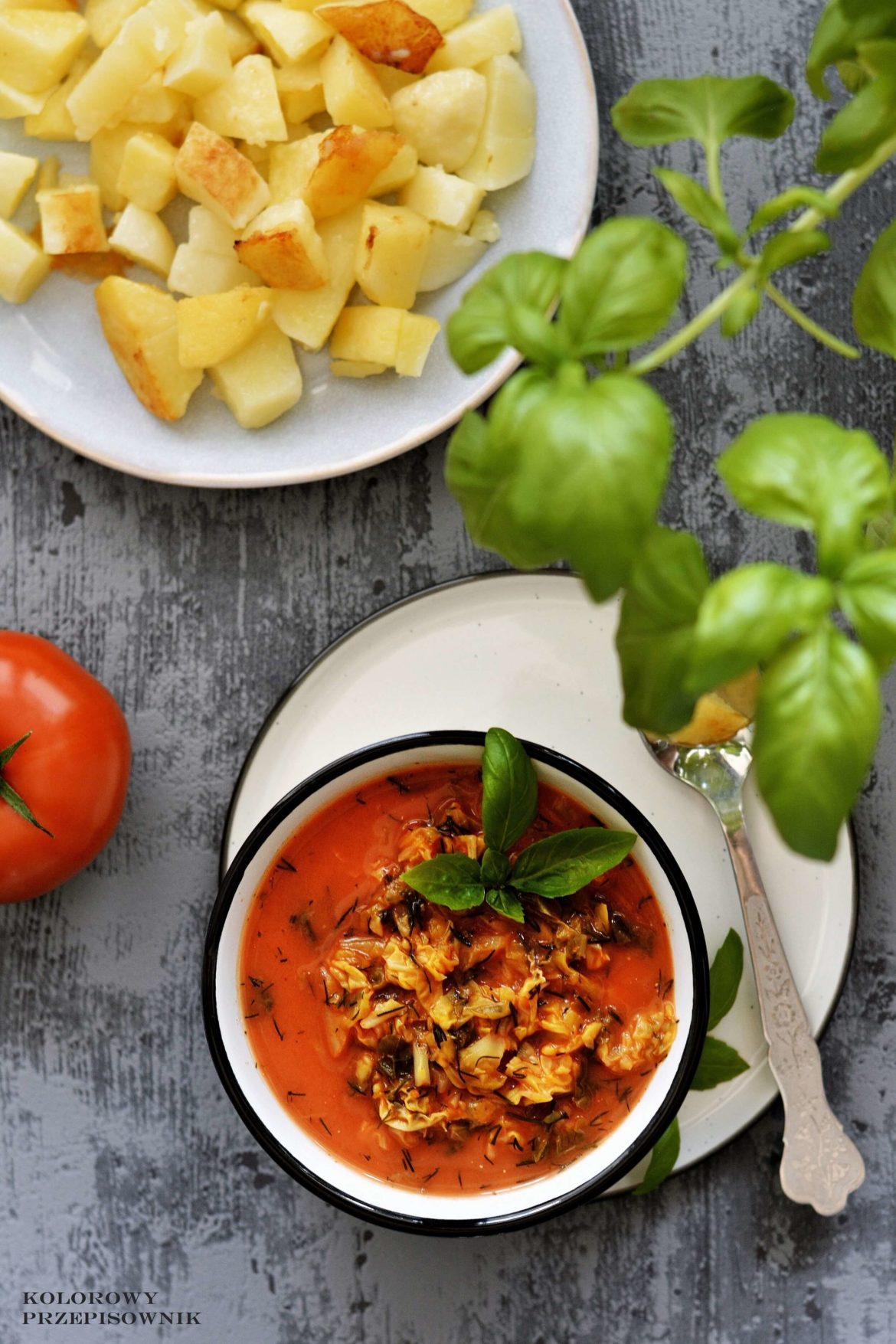 Zupa kapusciana w pomidorach, zupa z kapusty, zupa z kapusty wloskiej, pomidorowa z kapusty wloskiej, zupa z kapusta wloska, kapusniak - Kolorowy Przepisownik, sprawdzone przepisy