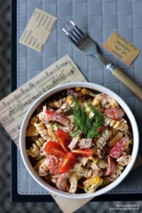 Salatka makaronowa z tunczykiem, salatka warzywna z tunczykiem, tunczyk, salatka do lunchboxu, salatka na kolacje - Kolorowy Przepisownik, sprawdzone przepisy