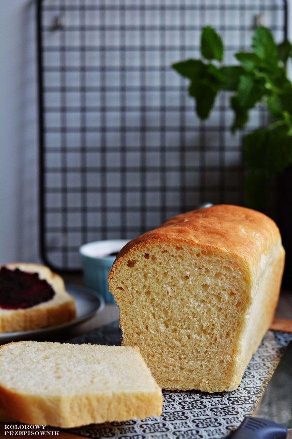 Chleb tostowy, przepis na chleb tostowy, puszysty chleb na drozdzach, domowy chleb, pieczywo - Kolorowy Przepisownik, sprawdzone przepisy