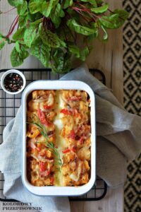 Zapiekanka z kielbasą i krokiecikami ziemniaczanymi, szybka zapiekanka - Kolorowy Przepisownik, blog kulinarny, sprawdzone przepisy