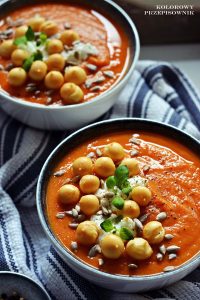 Zupa krem z czerwonych warzyw z ricottą i soczewicą