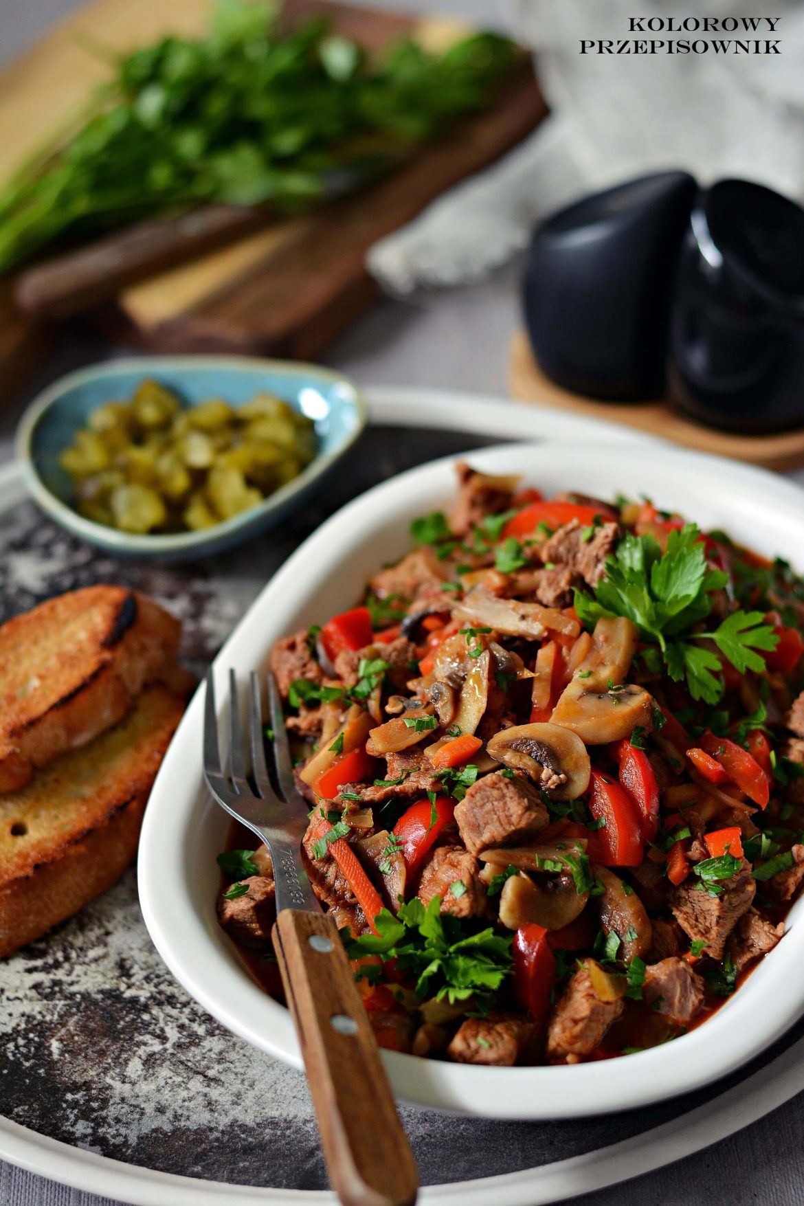 Strogonow, gulasz wolowy z warzywami, boeuf stroganoff, boeuf strogonow - Kolorowy Przepisownik, sprawdzone przepisy