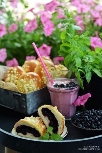 Jagodzianki z kruszonką, przepis na jagodzianki, jagodzianki drozdzowe, domowe jagodzianki - Kolorowy Przepisownik, sprawdzone przepisy