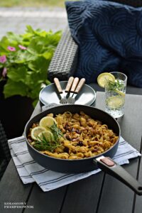 Makaron z kurczakiem i suszonymi pomidorami, obiad z makaronem, obiad z kurczakiem, pomysl na obiad - Kolorowy Przepisownik, sprawdzone przepisy