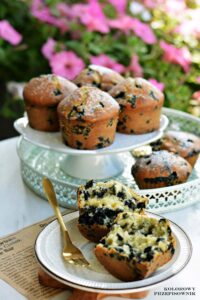 Muffinki jagodowo-cytrynowe, muffinki z jagodami, muffinki cytrynowe, babeczki z jagodami - Kolorowy Przepisownik blog kulinarny